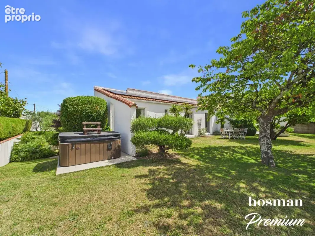 RARE Portes de la Rochelle – Propriété d’architecte avec piscine sur plus de 1 750 m² - photo 5