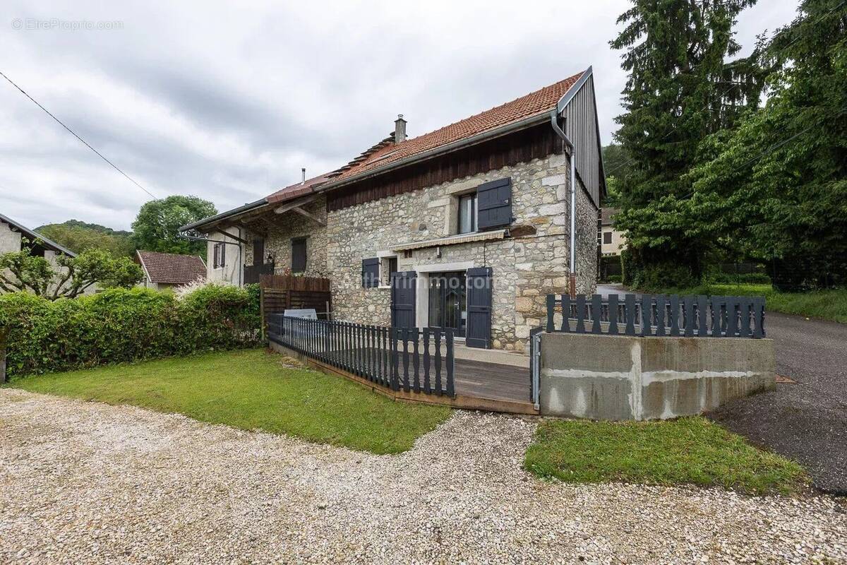 Maison à PEYRIEU