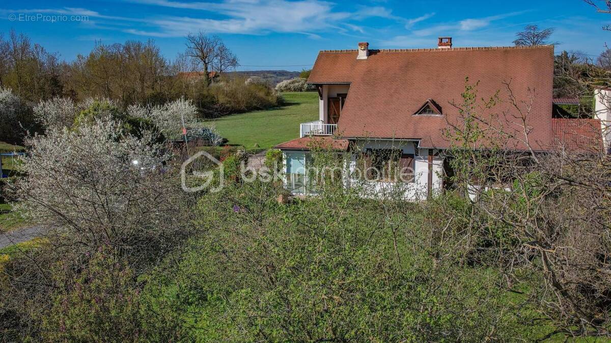 Maison à VARENNES-VAUZELLES