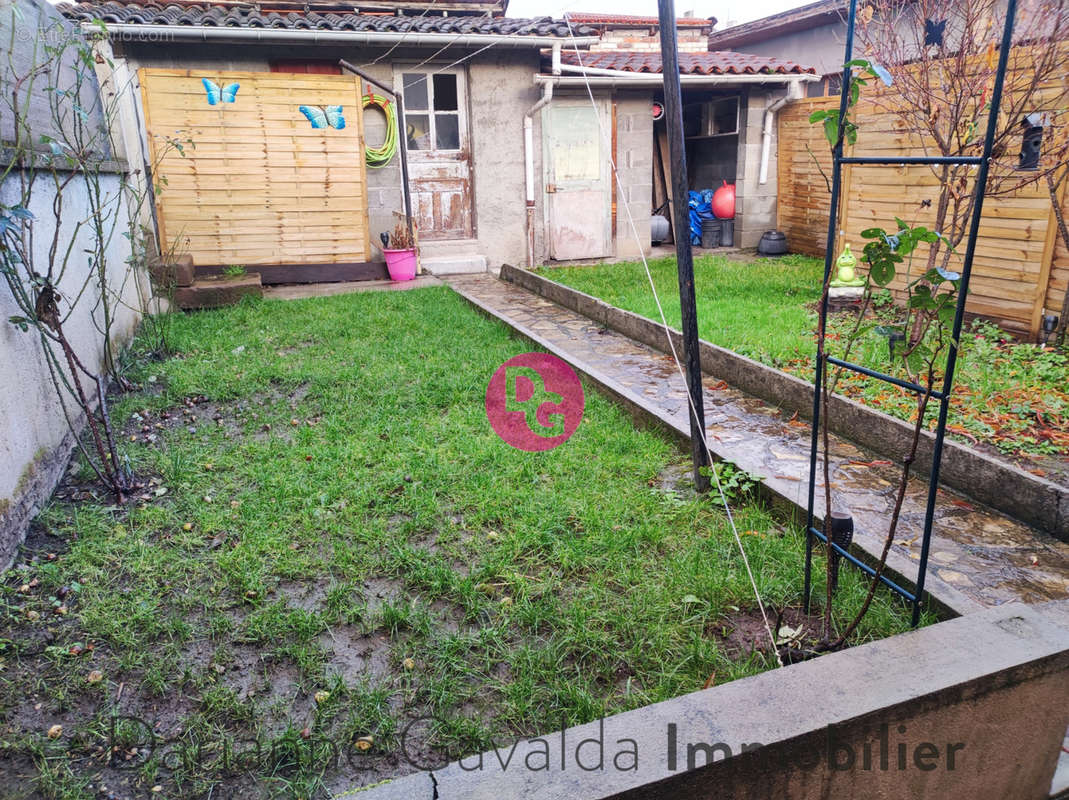 Maison à DECAZEVILLE