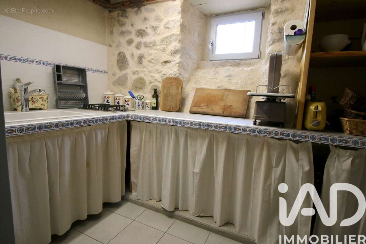 Maison 72 m² à Saint-Bonnet-Le-Bourg  - photo 6