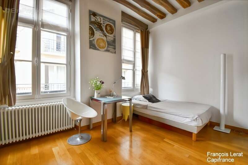 Studio à vendre - PARIS 7EME ARRONDISSEMENT (75) Rue Rousselet - 17,27 m2 - 320 000 € honoraires d'agence inclus - photo 2