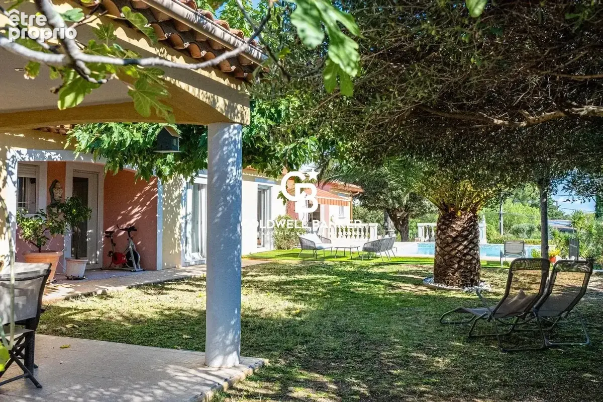 Roquebrune-sur-argens  villa de plain-pied avec piscine à débordement - photo 4