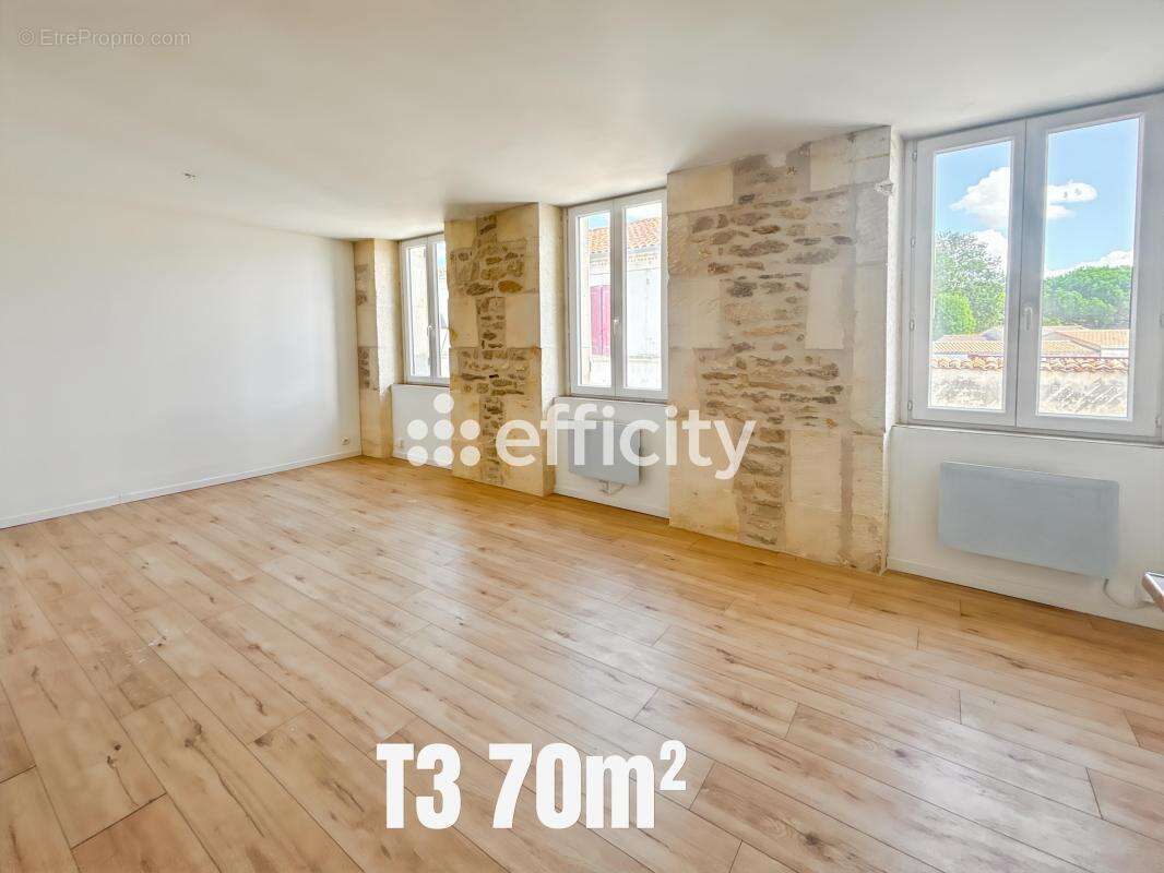 Appartement à BRIZAMBOURG