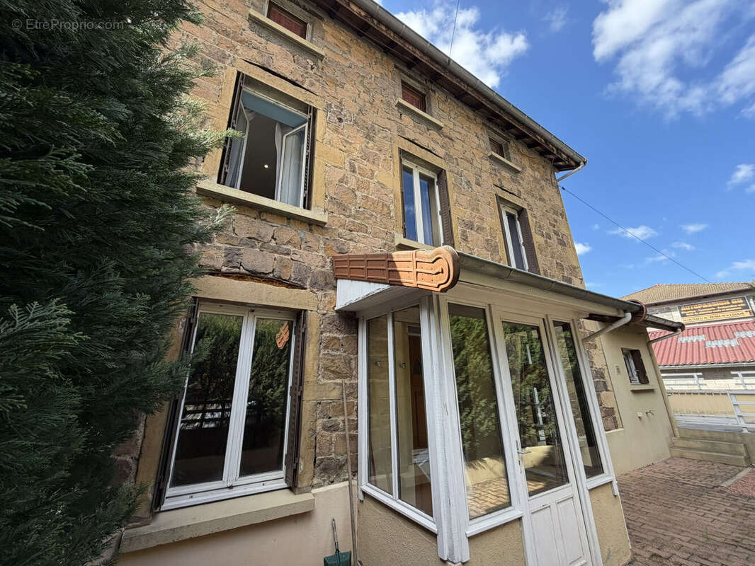 Photo 2 - Maison à COURS-LA-VILLE