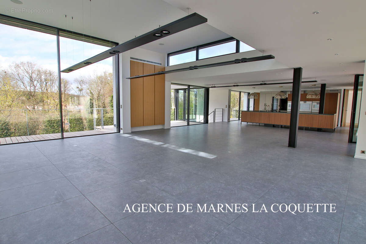 Maison à VILLE-D'AVRAY
