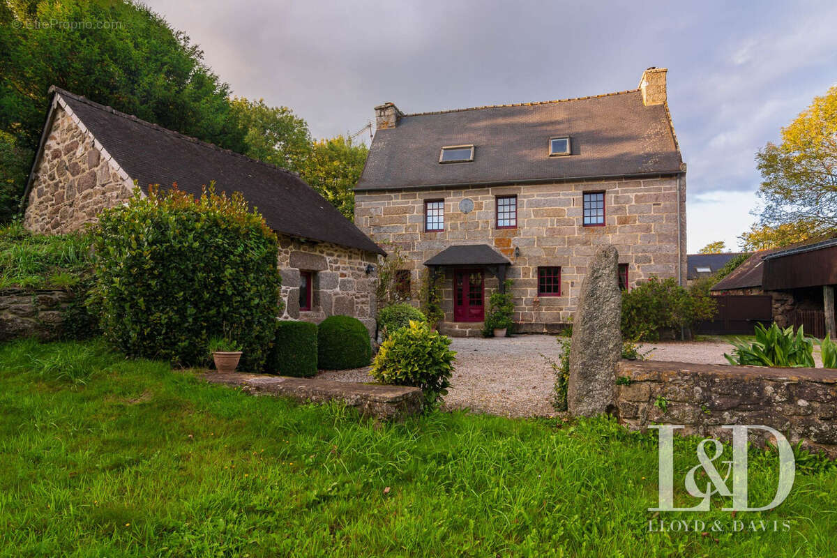 Autre à KERGRIST-MOELOU