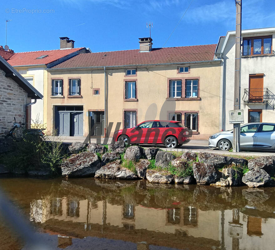 Maison à SAINT-LOUP-SUR-SEMOUSE