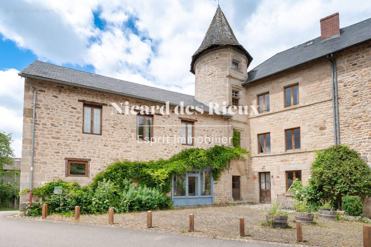 Maison à EYMOUTIERS