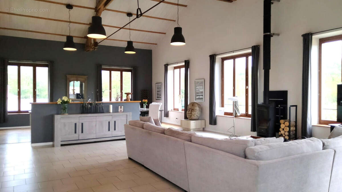 Maison Rustique Restaurée, 4 Chambres, 2,5ha, Vue, Dépendances, Bord de Rivière – Lessac (86) - photo 12