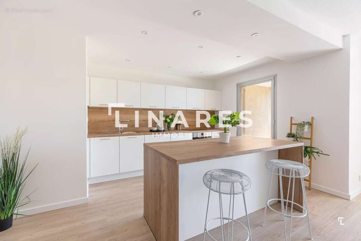 LE BRUNET - Appartement T3 de 91m2 - Terrasse - Parking - Cave - 13100 - photo 9
