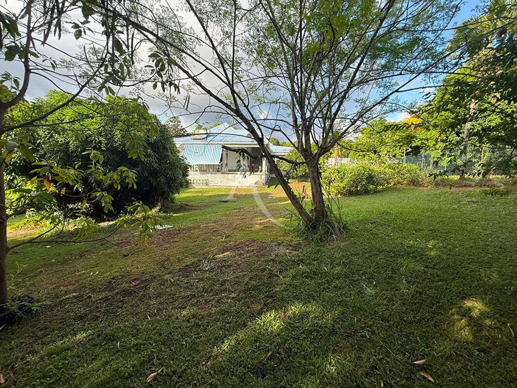 Maison 5 chambres + bungalow sur terrain clos - photo 10