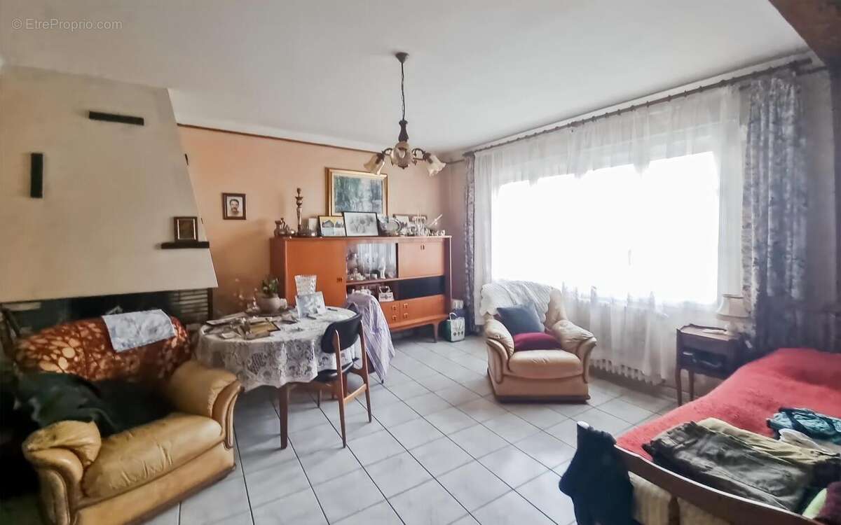 Photo 2 - Maison à SAINT-HILAIRE-DE-CHALEONS