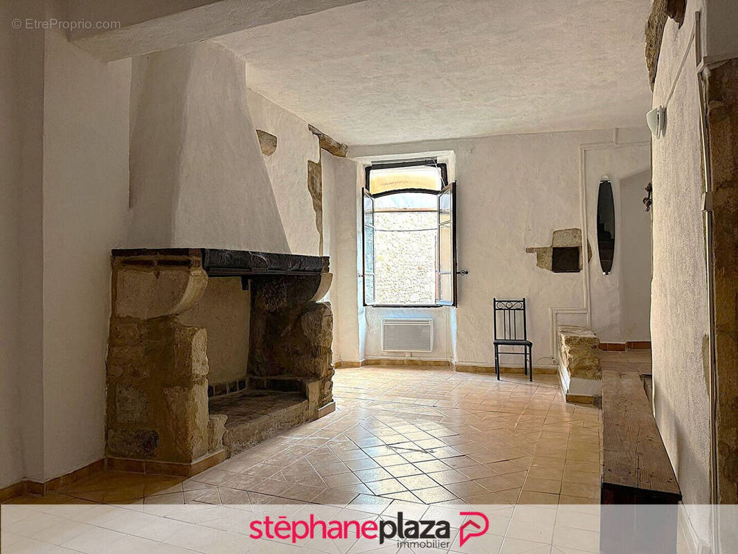 Maison à BAGNOLS-SUR-CEZE