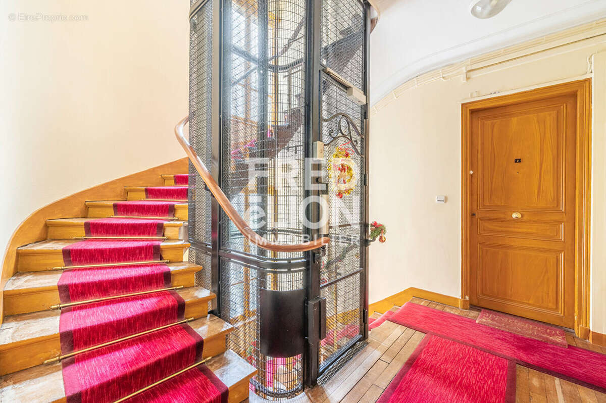 Appartement à PARIS-15E