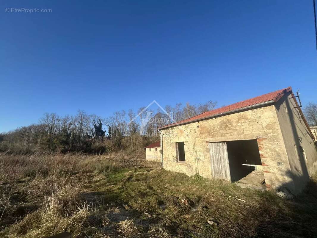 Commerce à BELLENAVES