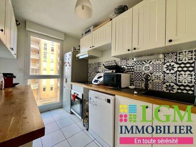 Appartement à LATTES