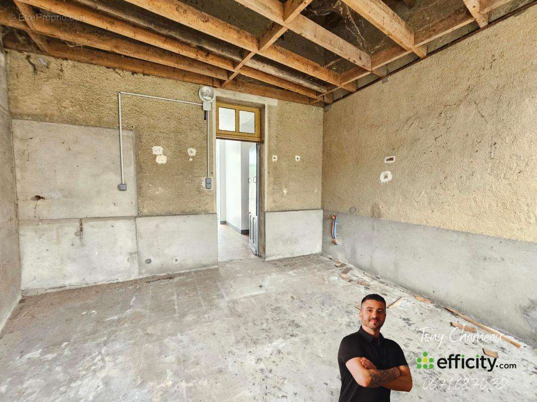 Commerce à SAVIGNY-SUR-BRAYE