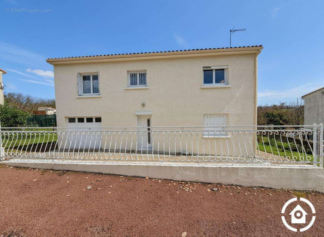 Maison sur sous sol - 3 chambres - jardin - garage - photo 2