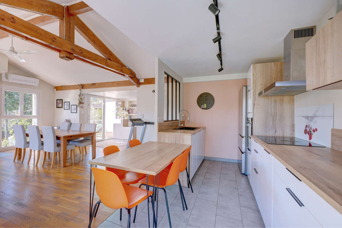 Maison à COUZON-AU-MONT-D'OR