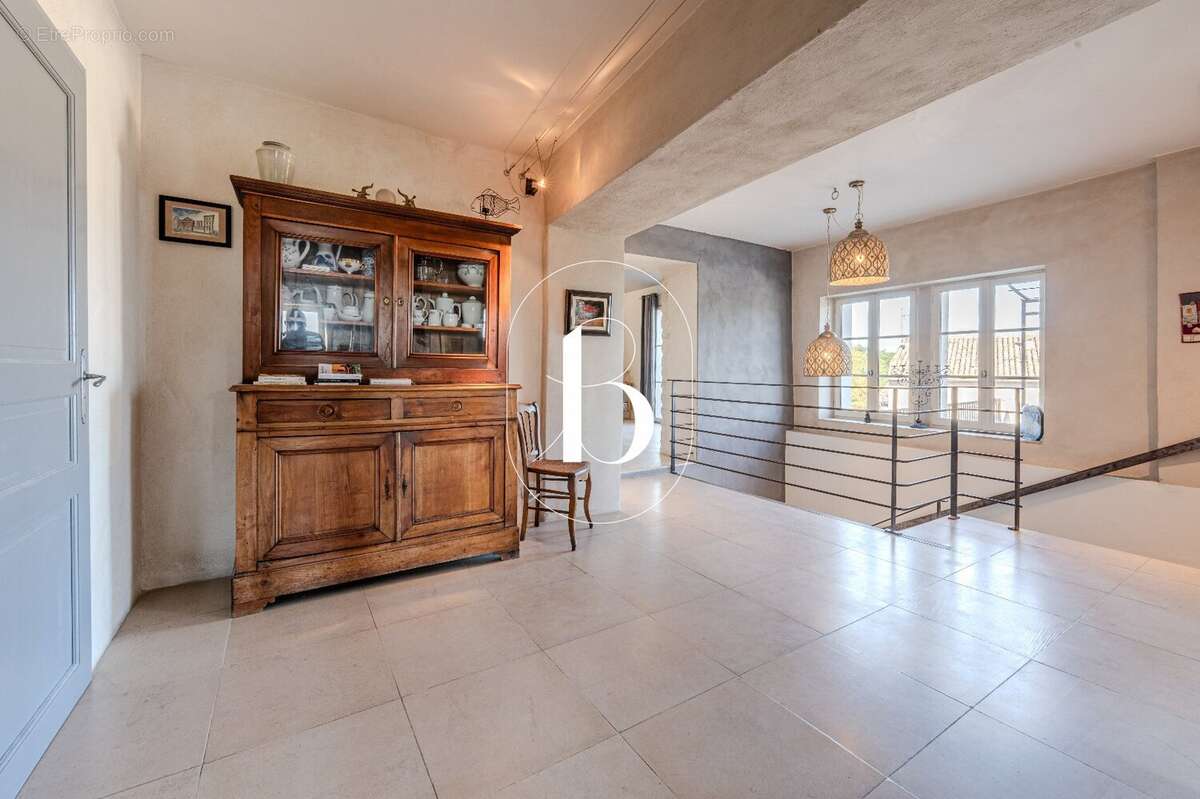 Charmante maison de village entièrement restaurée avec piscine et vue exceptionnelle - photo 17