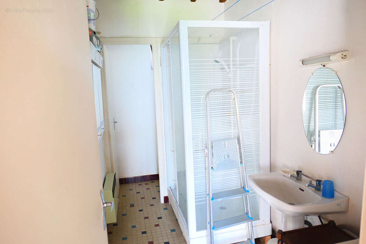 Maison à SAINT-GEORGES-DE-ROUELLEY