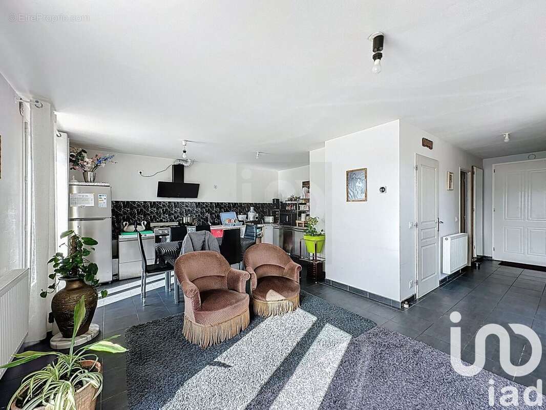 Photo 2 - Maison à MOGNEVILLE