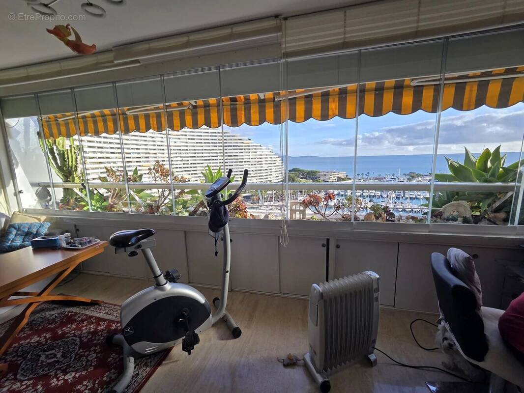 Appartement à VILLENEUVE-LOUBET