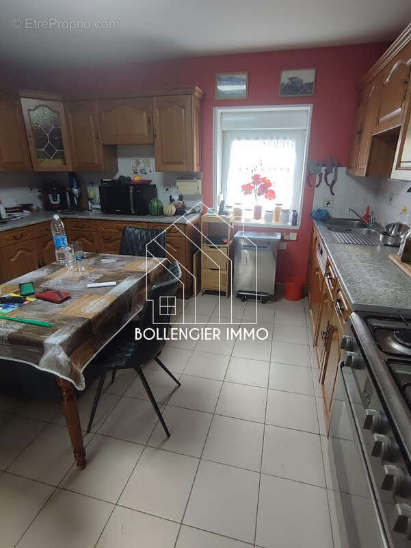 Ensemble immobilier : Murs et fonds de commerce - photo 8
