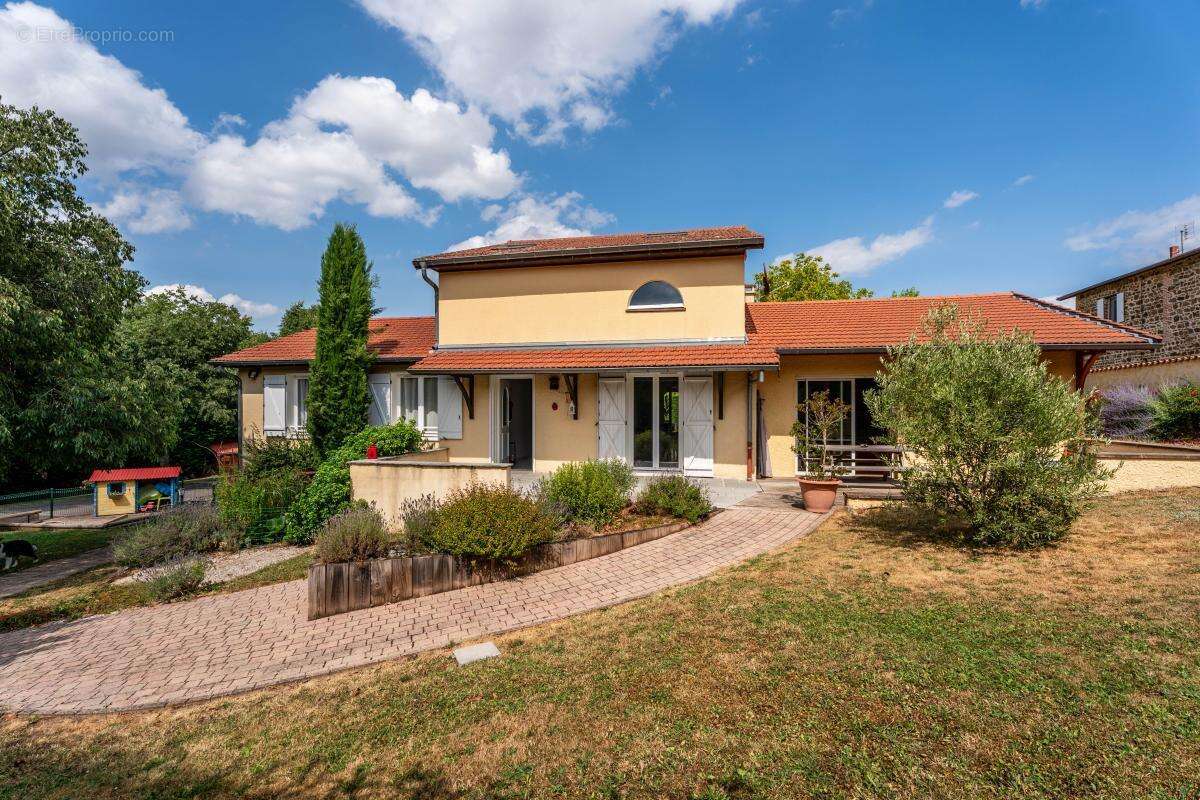 Maison à PONTCHARRA-SUR-TURDINE