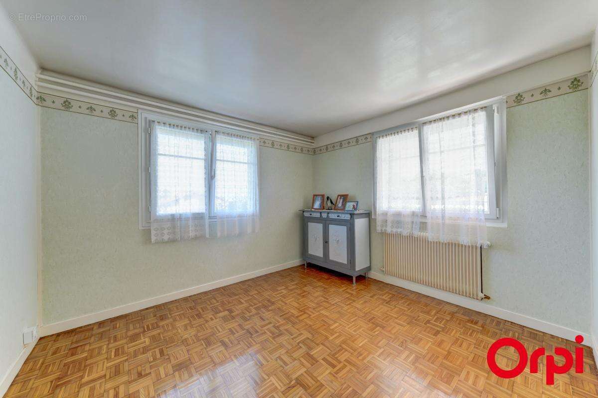 Maison familiale de 158 m² avec une belle vue dégagée - photo 19