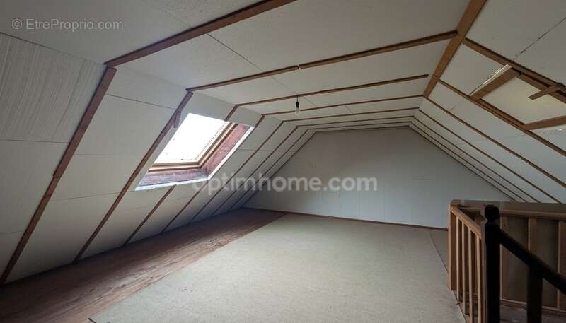 Maison à CHATEAUNEUF-DU-FAOU