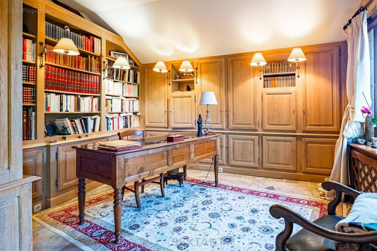 Maison à FONTAINEBLEAU