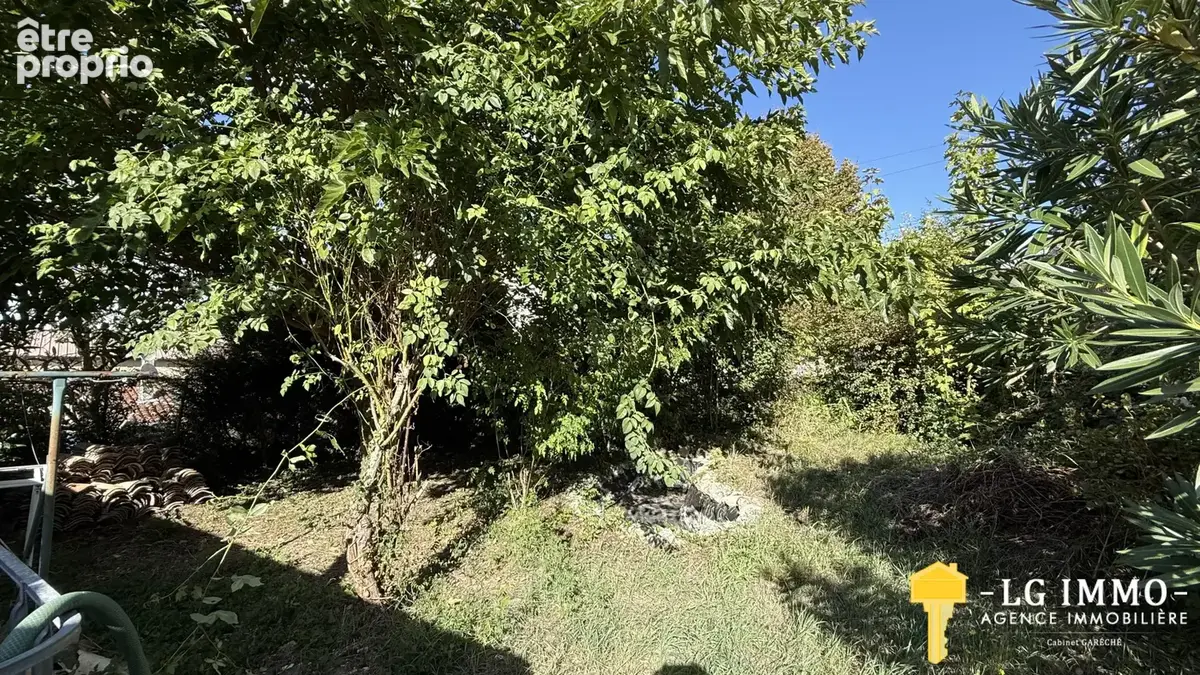 Dépendance en pierres avec garage et jardin clos  beau potentiel   centre ville - photo 4