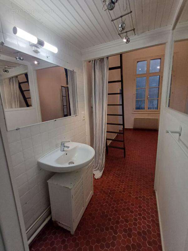 Perpignan centre - Appartement type loft de 2 pièces dans ancien couvent - photo 10