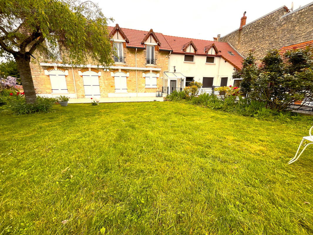 Maison à BRANSCOURT
