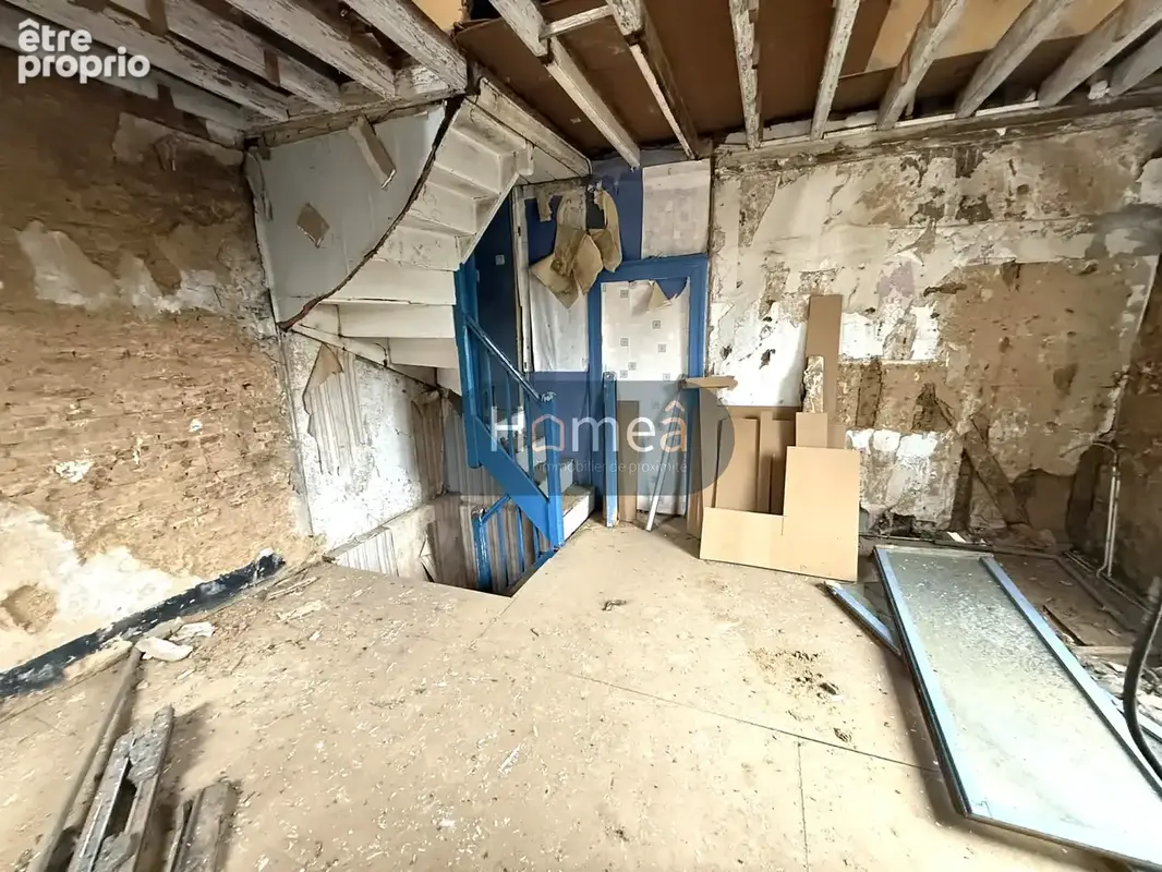 Ensemble immobilier de 155m2 avec batiment et cour à rénover DOUDEVILLE - photo 5