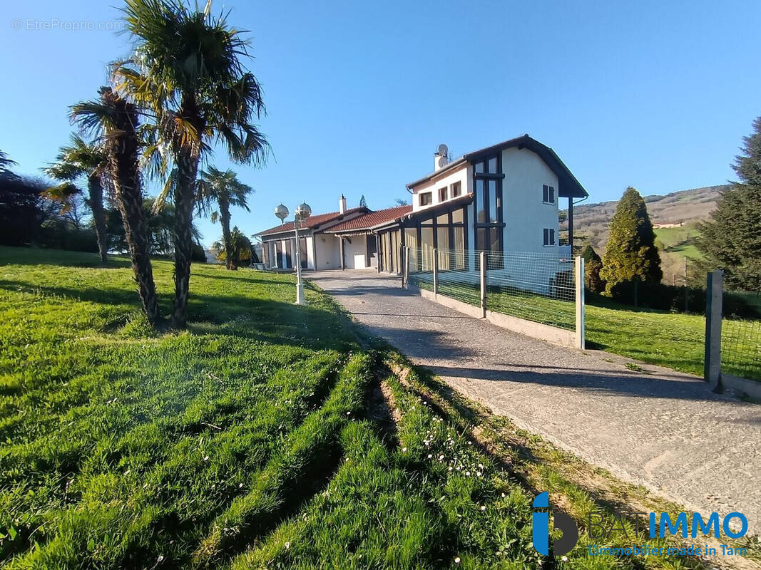 Maison à SAINT-AMANS-SOULT