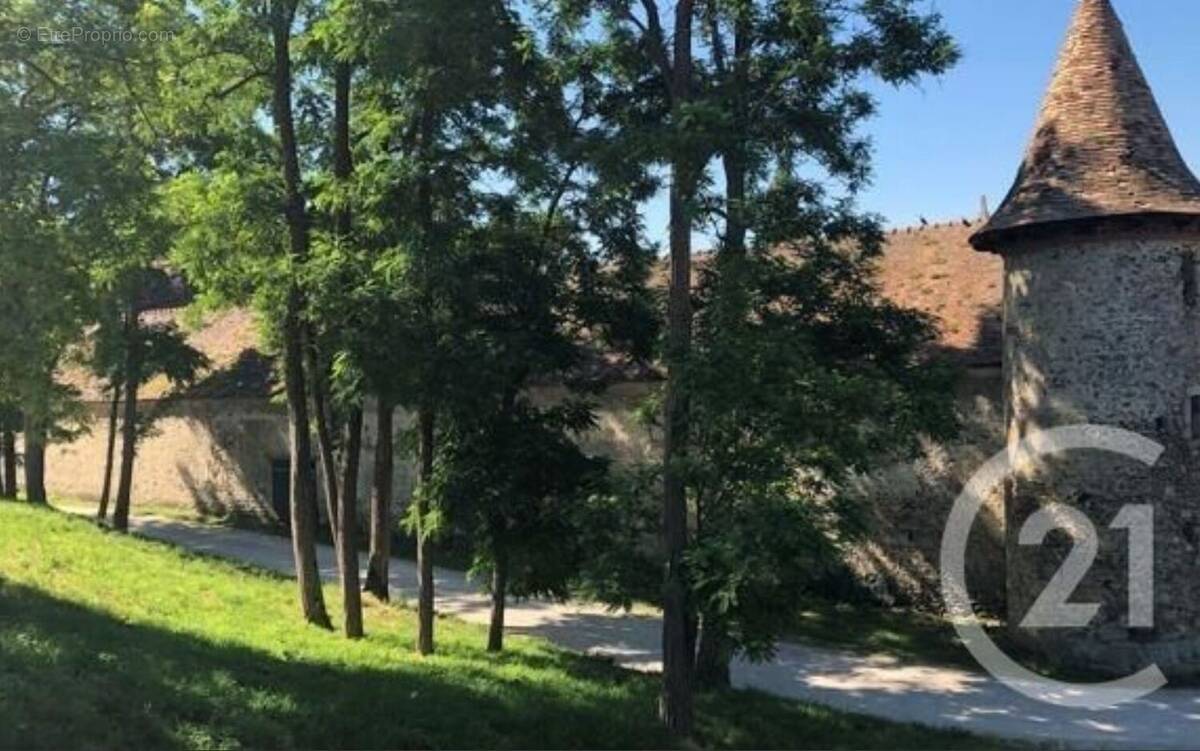 Terrain à DOURDAN