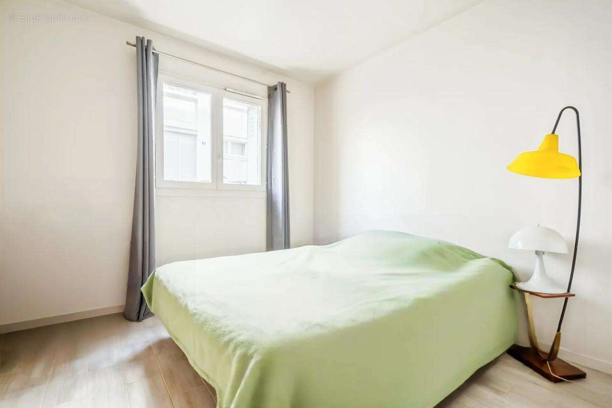 Appartement à PARIS-14E