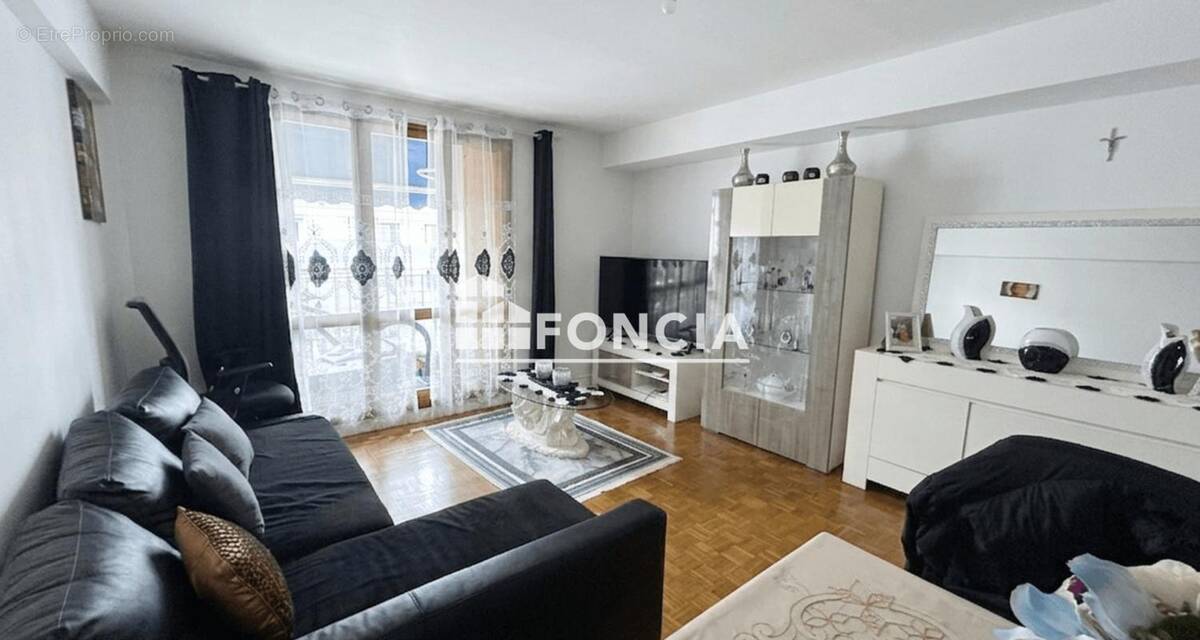 Appartement à MARSEILLE-3E