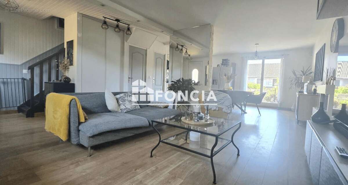 Maison familiale clé en main – Secteur recherché de Saint-Martin-du-Tertre - photo 2