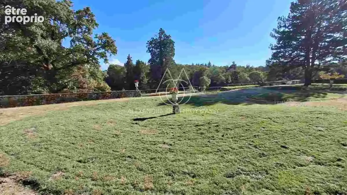 Exceptionnel château XV-XVI et XIXe avec son hameau et ses 108 hectares avec possibilité d’acheter 200ha attenants supplémentair - photo 12