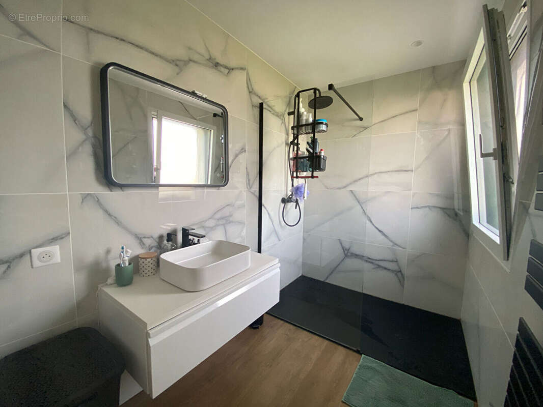 Maison à SERRES-CASTET