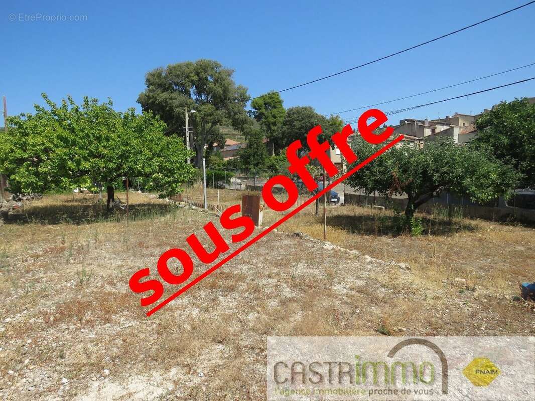 Terrain à CAUSSES-ET-VEYRAN