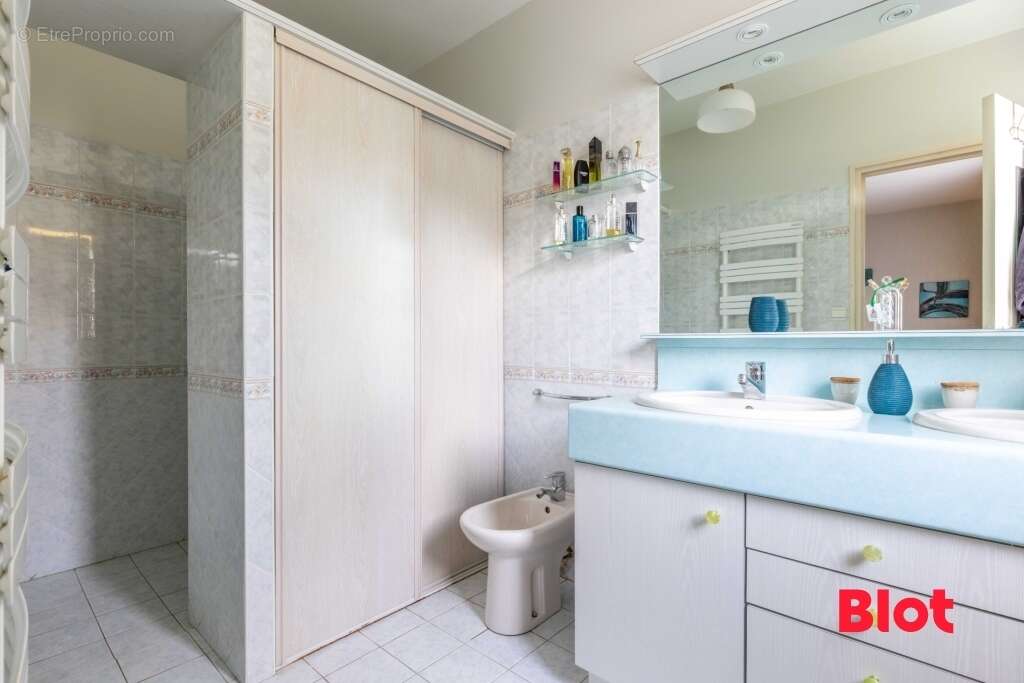 Maison à VEZIN-LE-COQUET