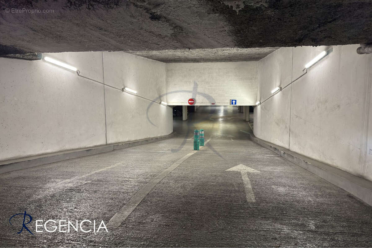 Parking à LEVALLOIS-PERRET