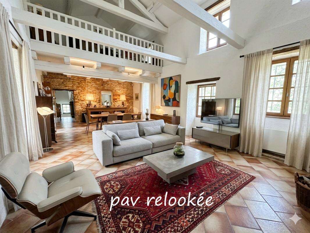 Cahors, maison 5 chambres sur près de 1400 m2 de terrain avec piscine - photo 5