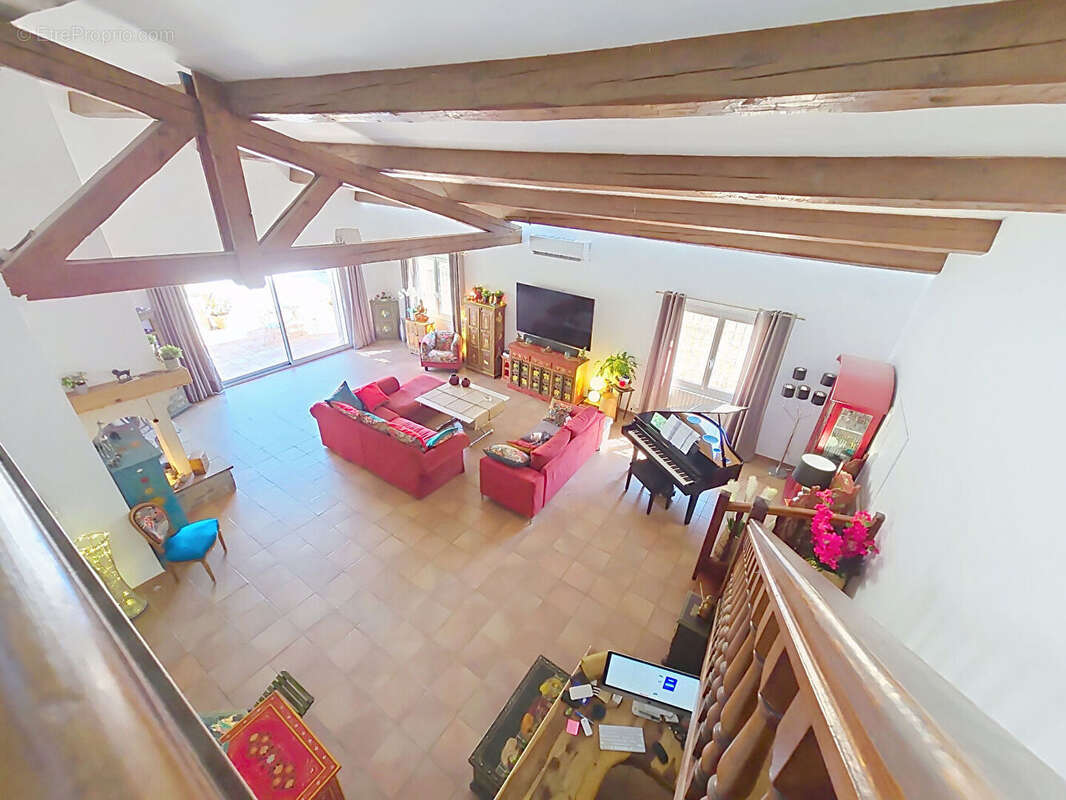 Maison 305 m² à Le Beausset  - photo 7