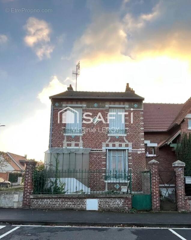 Photo 1 - Maison à COMPIEGNE